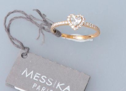 null MESSIKA, Bague en or jaune, 750 MM, ornée d'un diamant taille coeur, taille...