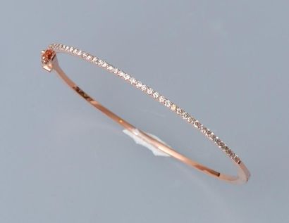 null Bracelet jonc ovale en or rose, 750 MM, orné de diamants en pavage, total :...