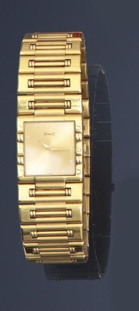 null PIAGET, Bracelet montre en or jaune, 750 MM, modèle 80317 K81, lunette carrée,...