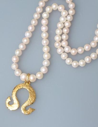 null Très beau sautoir de perles de culture rondes, diamètre : 12 / 13 mm, portant...