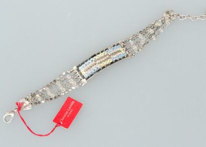 null CHRISTIAN LACROIX, Couture. Bracelet argenté orné de cristaux Swarovsi, longueur...