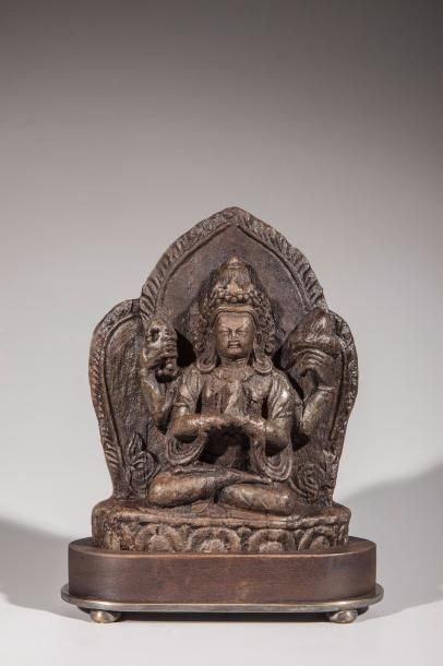 null Haut relief de Pagode illustrant Padmapani assis en méditation tenant le lotus...