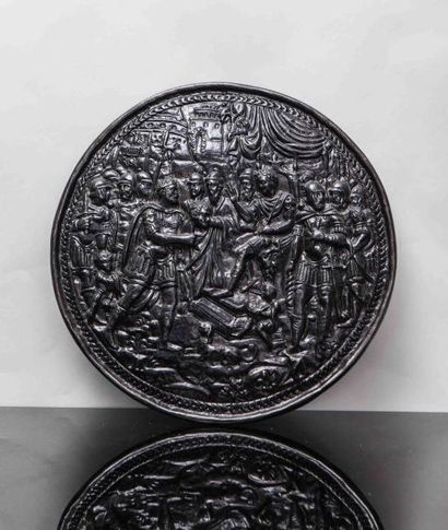 null Elèment décoratif circulaire en bronze représentant David présentant la tête...
