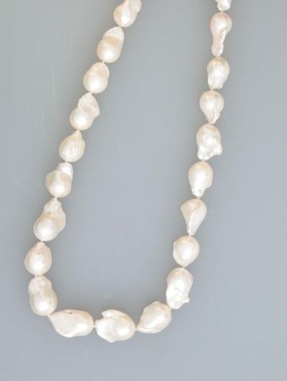 null Joli sautoir de perles de culture baroques, entre 12 et 15 mm, longueur : 72...