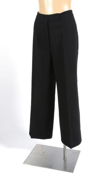 null GUY LAROCHE - une jupe noire et un pantalon en crèpe noire - taille 40/42