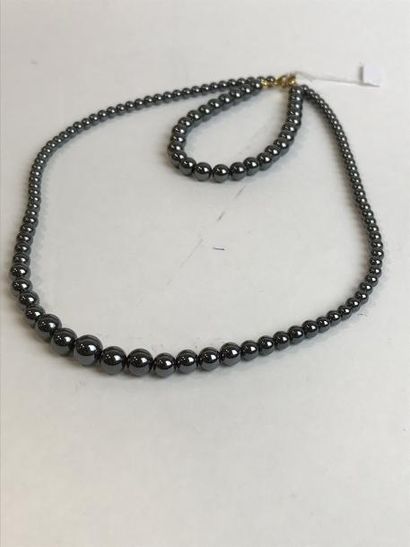 null Lot collier et bracelet de boules d'hématites 