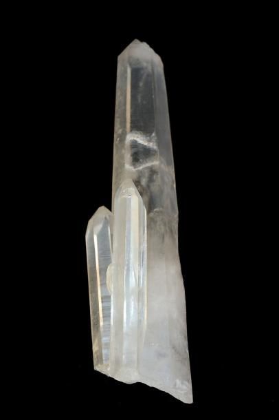 null Quartz.Spectaculaire cristal accompagné de deux autres cristaux plus petits.Madagascar.30...