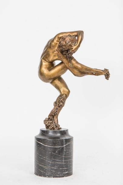 null Bacchus en bronze - XIXème siècle - Haut. : 30 cm - Haut. totale : 43 cm - Socle...