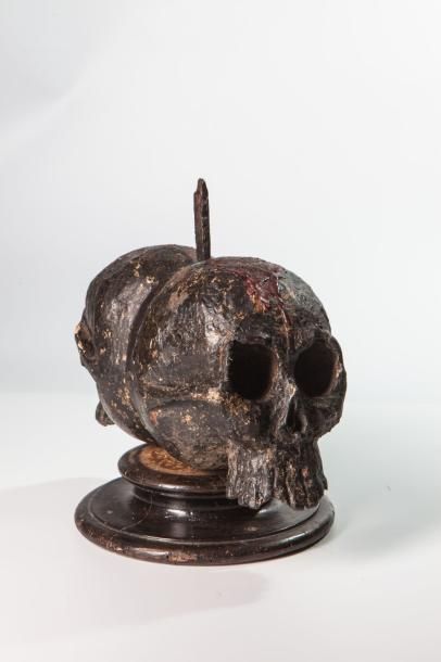 null Vanité double Janus en bois et cires adossées- représentant deux crânes humains...