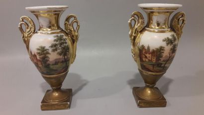 null Paire de vases en procelaine, décors de villages français - Style Empire - XIXème...