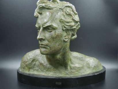 null OULINE Alexandre (1818-1840), Tête d'homme, Sculpture en bronze à patine vert...