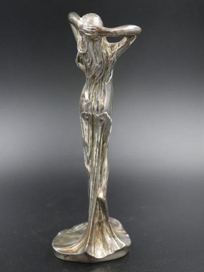 null Julien CAUSSE (1869-1909) - la danseuse - Bronze argenté - Signée sur la terrasse...