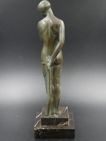 null Pierre LE FAGUAYS dit FAYRAL (1892-1962) - Jeune femme se couvrant - Bronze...