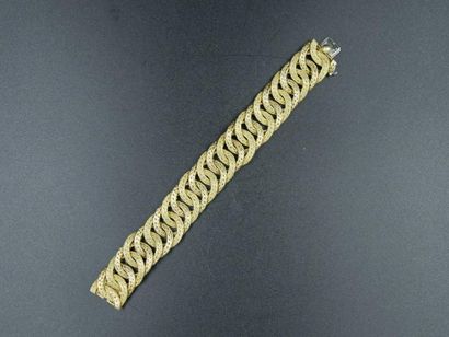 null Important bracelet souple en or jaune à maillons polis et amatis alternés ,...
