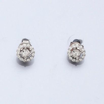 null Ravissants boutons d'oreilles ronds en or gris, 750 MM, recouverts de diamants,...