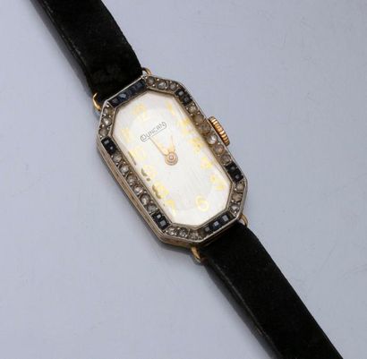 null Bracelet montre en or jaune, 750 MM, lunette rectangulaire à pans coupés, fond...