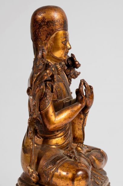 null ART SINO-TIBETAIN :
Très rare figurine en bronze ciselé et doré représentant...