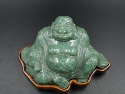 null Sculpture en jade ciselé représentant "MAITREYA", buddha riant associé à la...