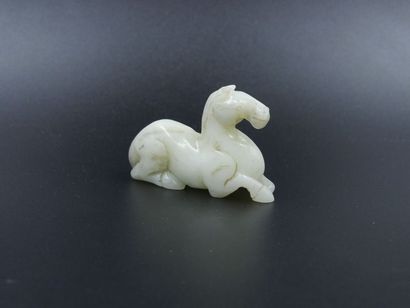 null Trois statuettes de chevaux. Jade céladon clair - CHINE - Long.: 8 à 9 cm.