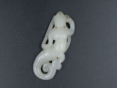 null Trois statuettes féminines. Jade céladon clair - CHINE - Long.: 8 cm. 