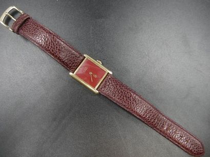 null CARTIER - Montre bracelet TANK - Cadran rouge - bracelet rouge en cuir 