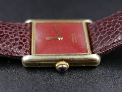 null CARTIER - Montre bracelet TANK - Cadran rouge - bracelet rouge en cuir 