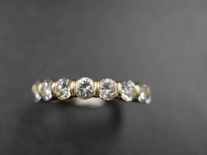 null Demi alliance en or jaune surmontée de 10 diamants pour 1.15cts environ - TDD...