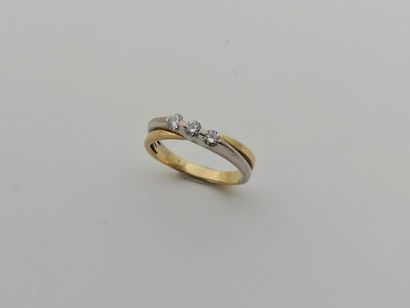 null Bague 2 anneaux en or gris et or jaune sertie de 3 diamants - TDD: 55 - Poids...