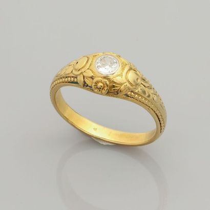 null Bague en or jaune, 750 MM, ornée d'un diamant rond, Début XXe siècle, taille...