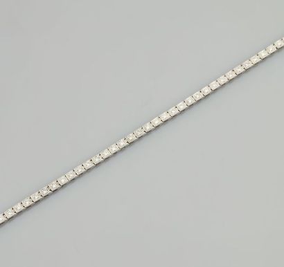 null Bracelet "ligne" en or gris, 750 MM, souligné de diamant en "serti carré", longueur...
