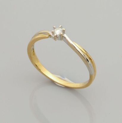 null Bague solitaire en or jaune, 750 MM, ornée d'un brillant, poids : 1,9gr. br...