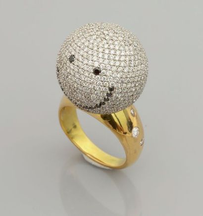 null Bague en or jaune, 750 MM, ornée d'une perle importante d'or gris, diamètre...