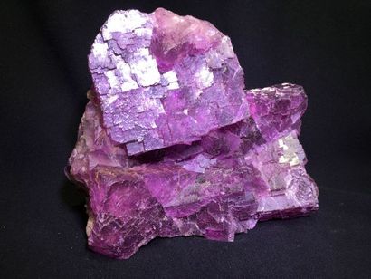 null Fluorine violette, Illinois, Etats-Unis. Dimensions: 25 x 17 x 11 cm. Poids:...