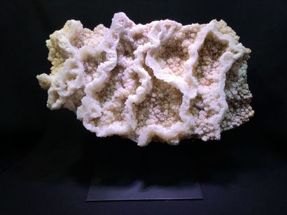 null Aragonite, Hayange, Moselle, France. 35 x 20 x 8 cm. Poids: 4,43 kg.