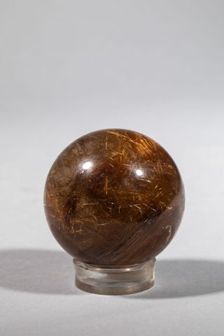 null Belle sphère de cristal rutile, Bahia, Brésil, diamètre: 6 cm. On y joint une...