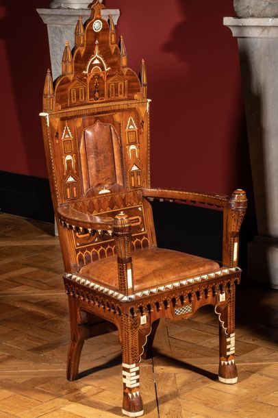 Rare fauteuil de dignitaire Copte en merisier...