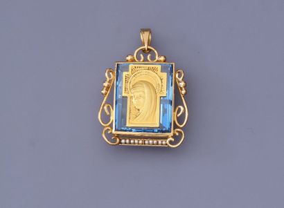 null Pendentif en or rose ajouré, 750 MM, dessinant une "Vierge" incrustée au centre...