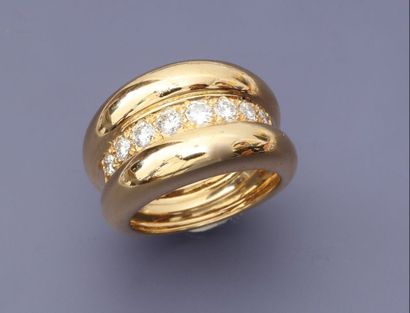 null Bague anneau en or jaune , 750 MM, ornée de huit diamants, total : 0,80 carat...