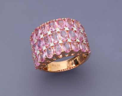null Jolie bague anneau en or rose, 750 MM, recouverte de saphirs roses et deux lignes...