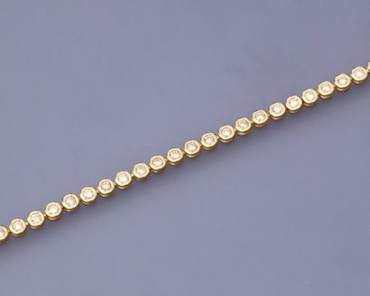 null Bracelet "ligne" en or jaune, 750 MM, souligné de diamants en sertissure, longueur...