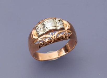 null Bague en or rose, 750 MM, ornée de diamants, vers 1940, taille : 53, poids :...
