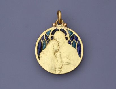 null Médaille ronde en or jaune, 750 MM, appliquée d'émail Plique à Jour, diamètre...
