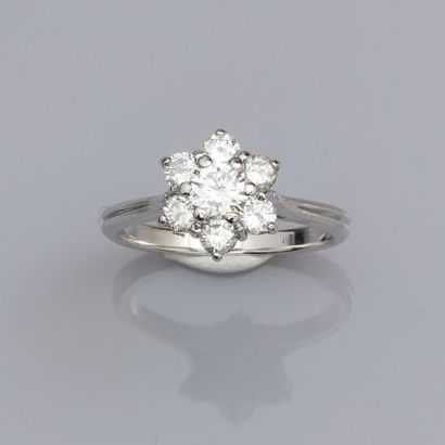 null Bague "Fleur" en or gris, 750 MM, recouverte de diamants, taille : 50, poids...