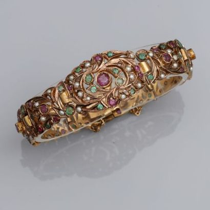 null Bracelet en pomponne ajouré, orné de pierres de couleur et petites perles ,...