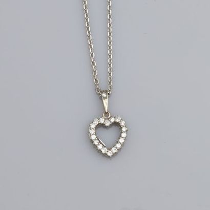 null Chaîne et pendentif "Coeur" en or gris, 750 MM, souligné de diamants, longueur...