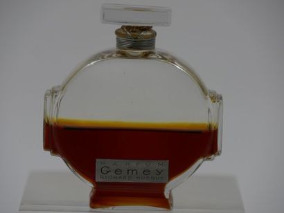 null RICHARD HUDNUT Flacon en cristal de forme géométrique, étiquette titrée "Parfum...