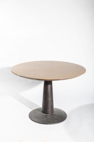 null Philippe HUREL (Né en 1955), 1 table, Diam.: 100 cm.