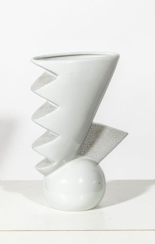 null Mattéo THUN (né en 1952) - Titicaca, modèle créé en 1982 Vase en porcelaine...