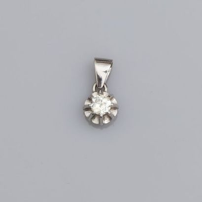 null Pendentif en or gris, 750 MM, sertissant un diamant pesant 0,25 carat environ,...