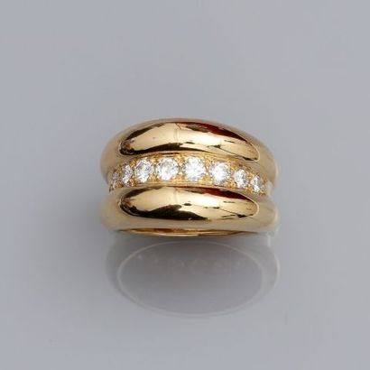 null Bague anneau en or jaune , 750 MM, ornée de huit diamants, total : 0,80 carat...